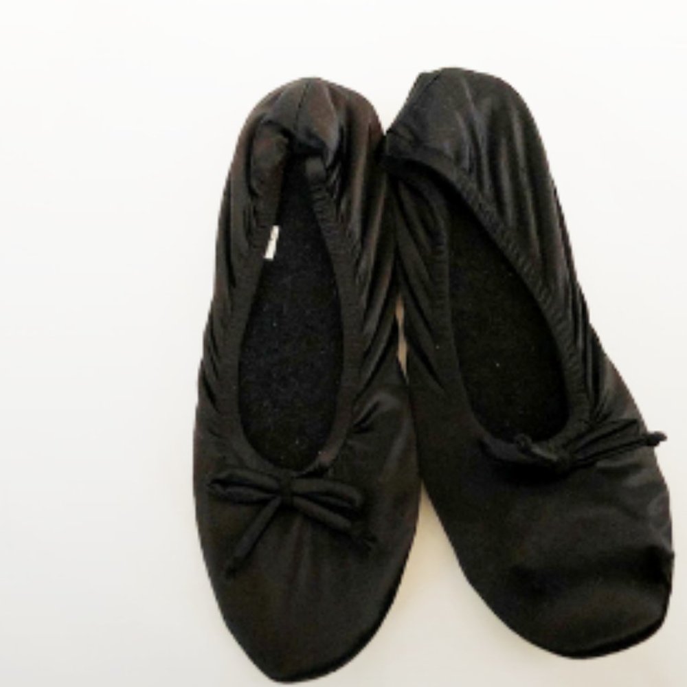 Slippers womens new size L 8-9M black machine washable